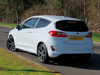 Used Ford Fiesta 2018 for sale - 77947904: Photo