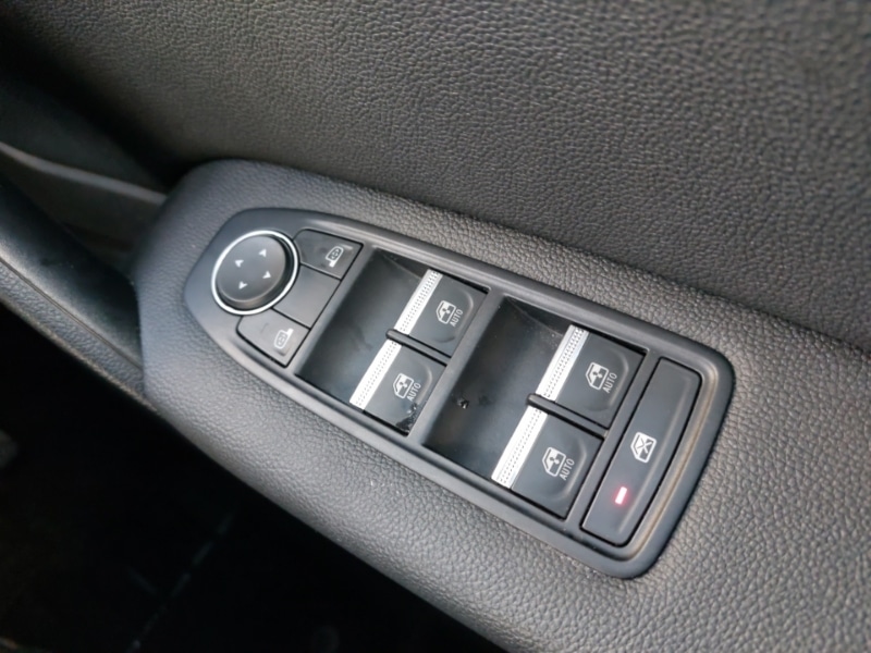 Used Renault Captur 2022 for sale - 77209082: Photo 17