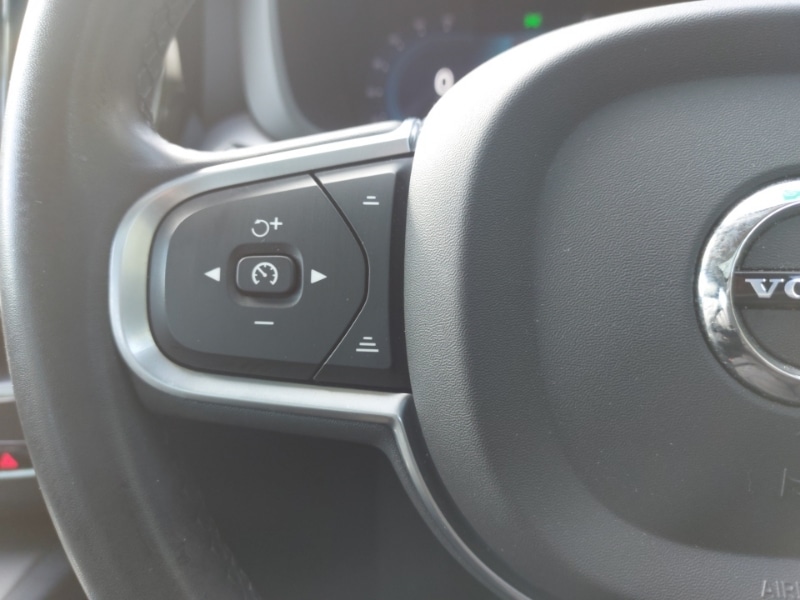 Used Volvo XC60 2021 for sale - 78032947: Photo 15