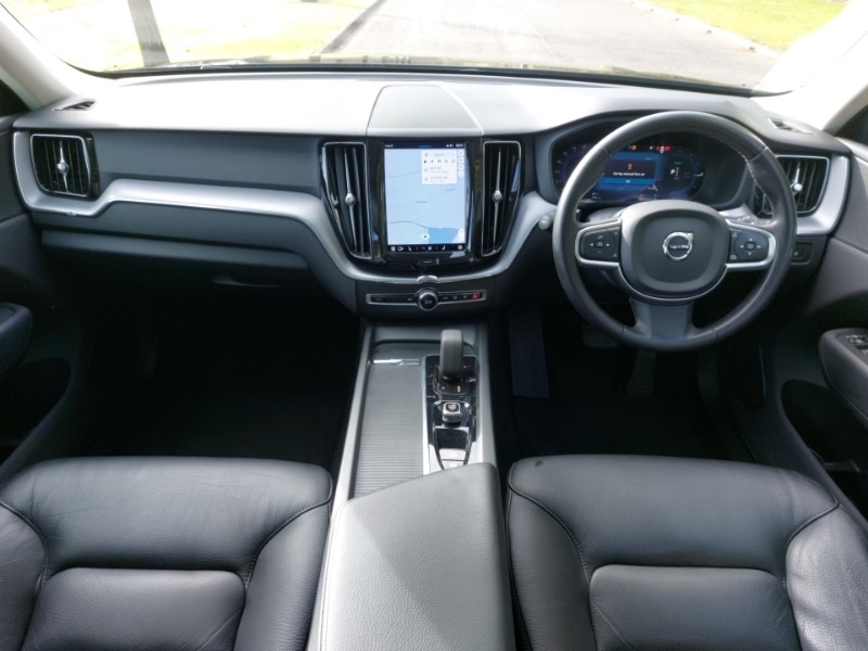 Used Volvo XC60 2021 for sale - 78032947: Photo 2
