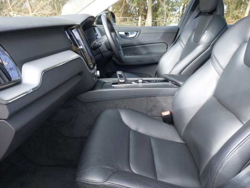 Used Volvo XC60 2021 for sale - 78032947: Photo 5