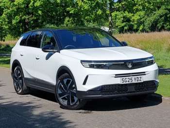 2025 - 1.2 Hybrid [136] Ultimate 5dr e-DCT6 [Pan Roof]