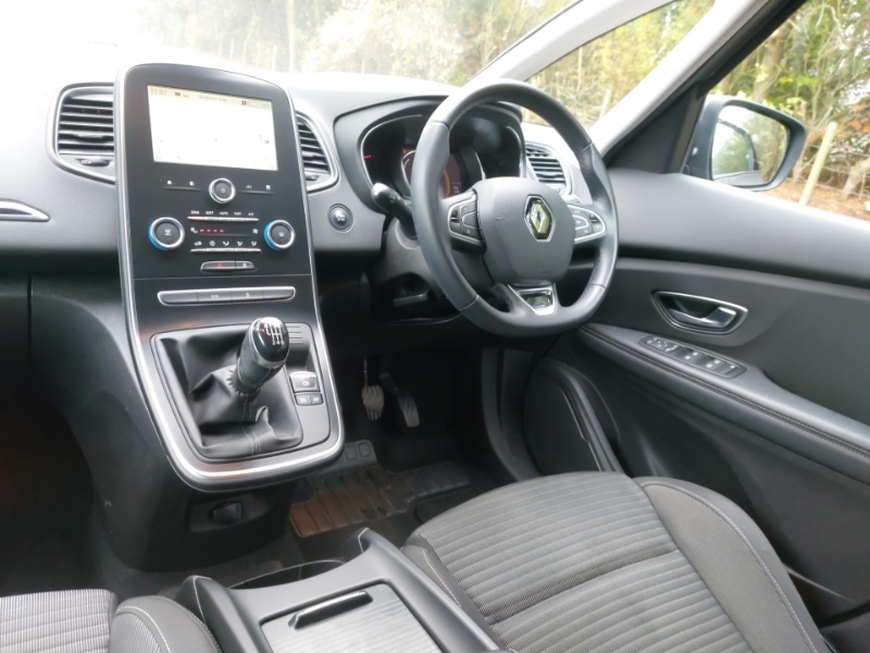 Used Renault Grand Scenic 2019 for sale - 76414848: Photo 11