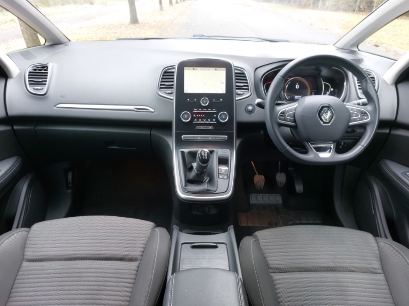 Used Renault Grand Scenic 2019 for sale - 76254658: Photo 2