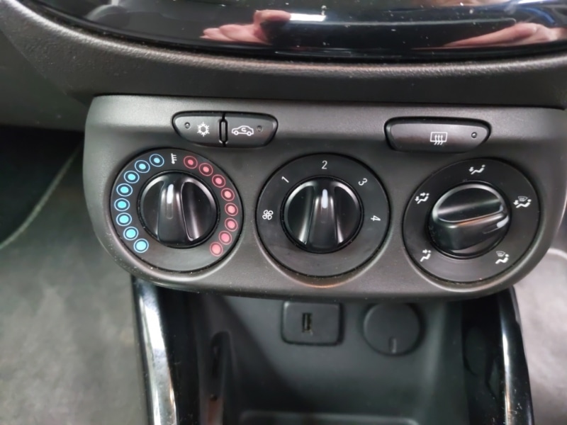 Used Vauxhall ADAM 2017 for sale - 77630342: Photo 15