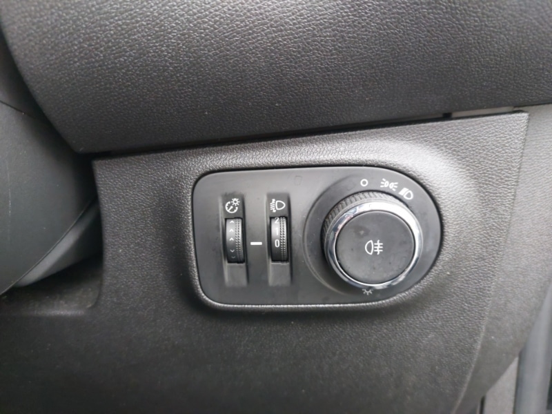 Used Vauxhall ADAM 2017 for sale - 77630342: Photo 16