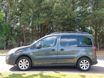 Used Peugeot Partner Tepee 2017 for sale - 79267624: Photo