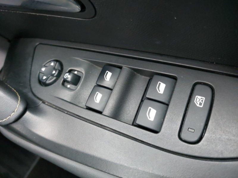 Used Peugeot 2008 2020 for sale - 76264792: Photo 17