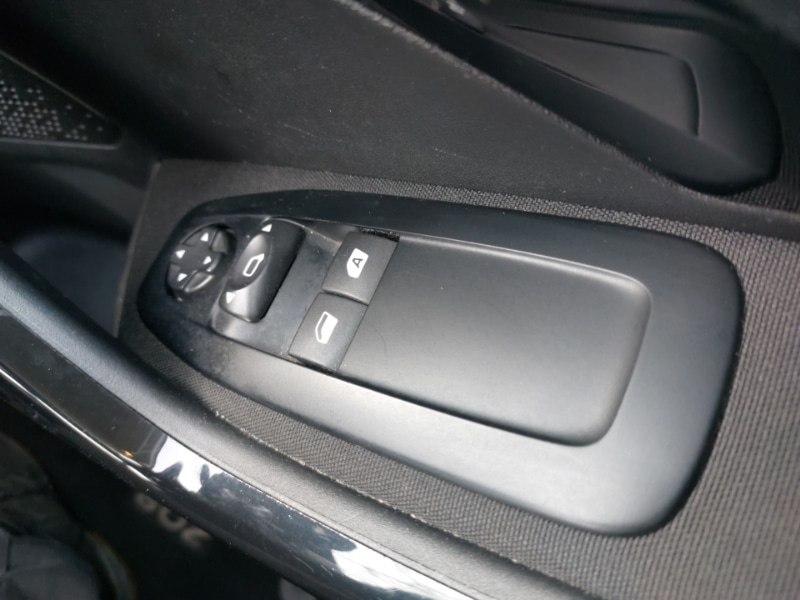 Used Peugeot 208 2016 for sale - 77716787: Photo 17