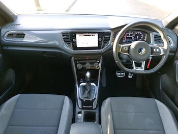 Used Volkswagen T-Roc 2021 for sale - 77689735: Photo