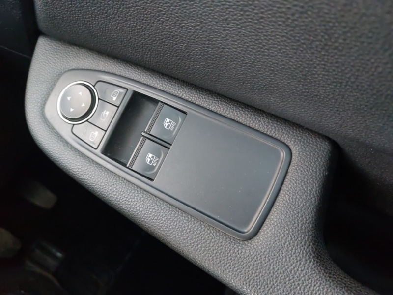 Used Renault Clio 2021 for sale - 76941938: Photo 17