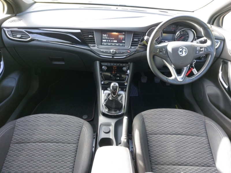 Used Vauxhall Astra 2017 for sale - 78040869: Photo 2