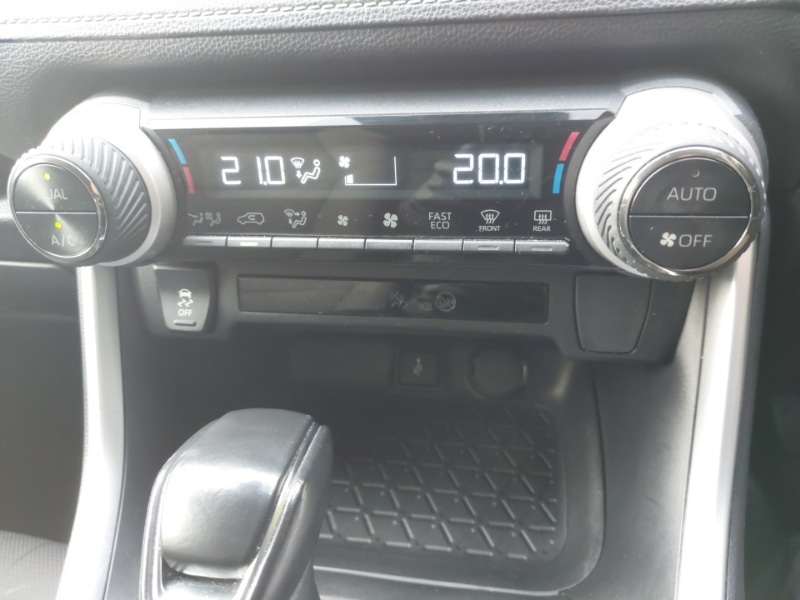 Used Toyota RAV4 2019 for sale - 76369622: Photo 18