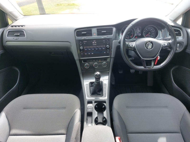 Used Volkswagen Golf 2018 for sale - 76816030: Photo 2