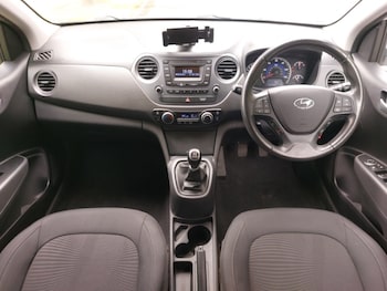 Used Hyundai i10 2018 for sale - 79573274: Photo