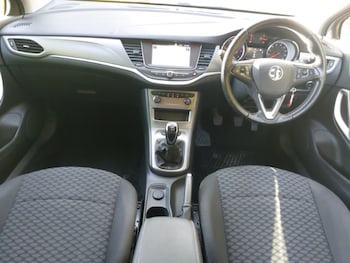 Used Vauxhall Astra 2021 for sale - 76144651: Photo 2