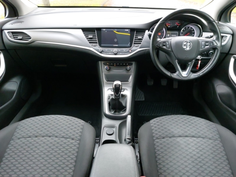 Used Vauxhall Astra 2017 for sale - 76518815: Photo 2