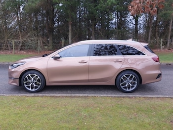 Used Kia Ceed 2023 for sale - 77491579: Photo