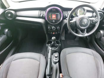 Used MINI Hatch 2019 for sale - 79360870: Photo