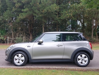 Used MINI Hatch 2019 for sale - 79360870: Photo