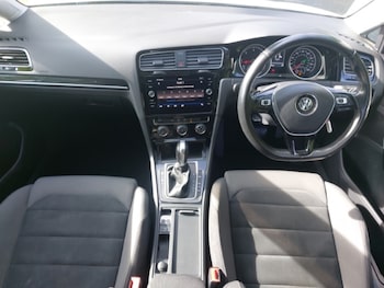 Used Volkswagen Golf 2017 for sale - 79356623: Photo