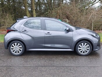 Used Toyota Yaris 2023 for sale - 77630335: Photo