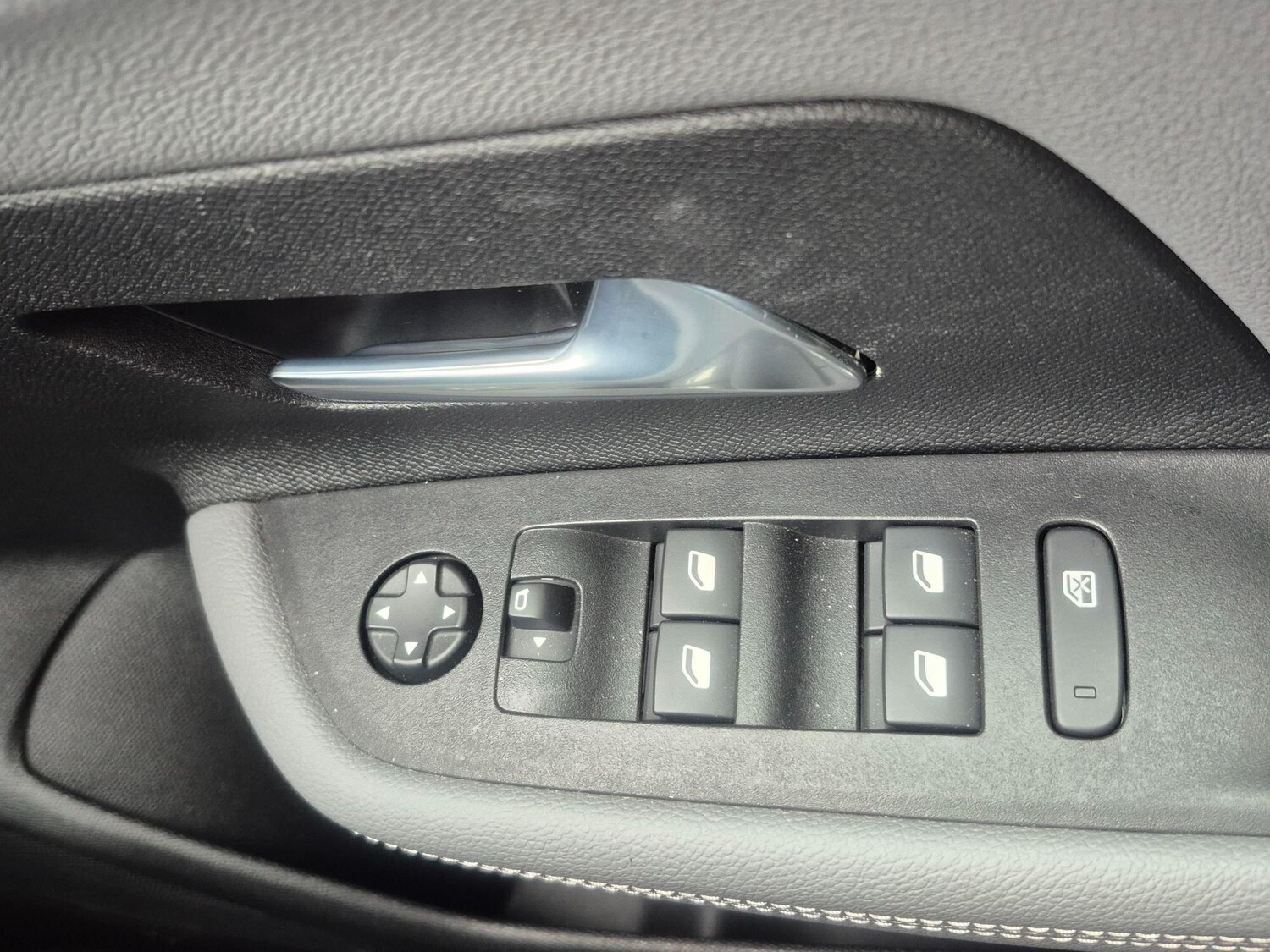 Used Vauxhall Mokka Electric for sale - 77852973: Photo 39