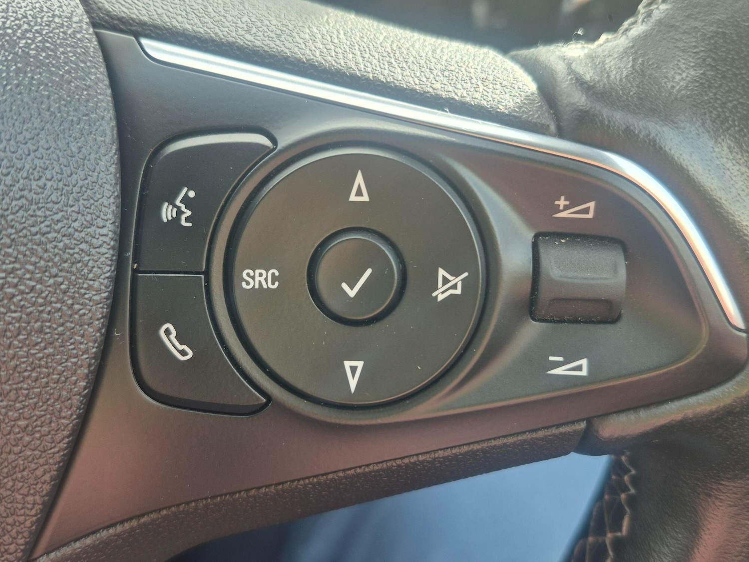 Used Vauxhall Crossland 2021 for sale - 77737534: Photo 24