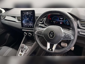 Used Renault Captur 2023 for sale - 77891737: Photo