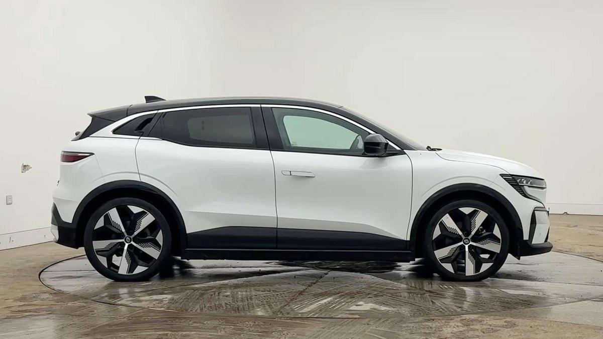 Used Renault Megane E Tech 2024 for sale - 77542113: Photo 9