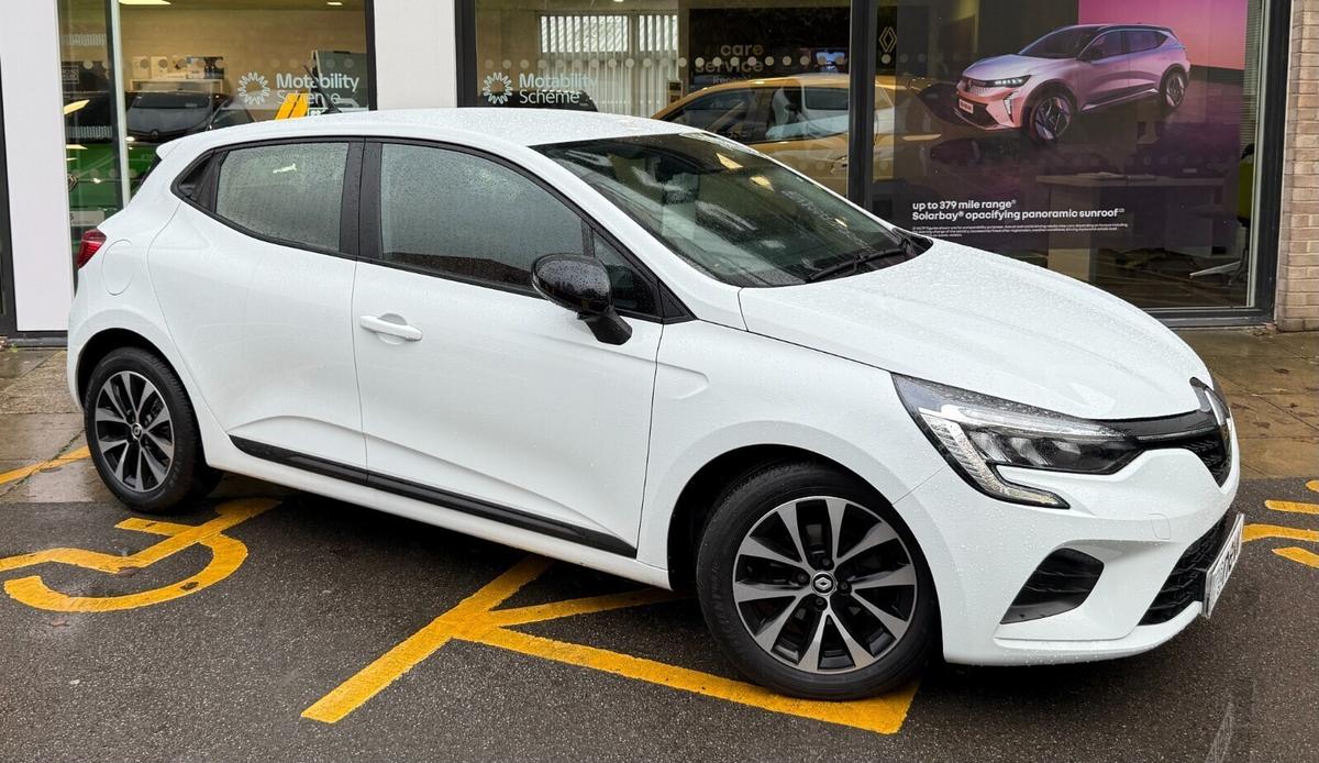 Used Renault Clio 2022 for sale - 76699618: Photo 1