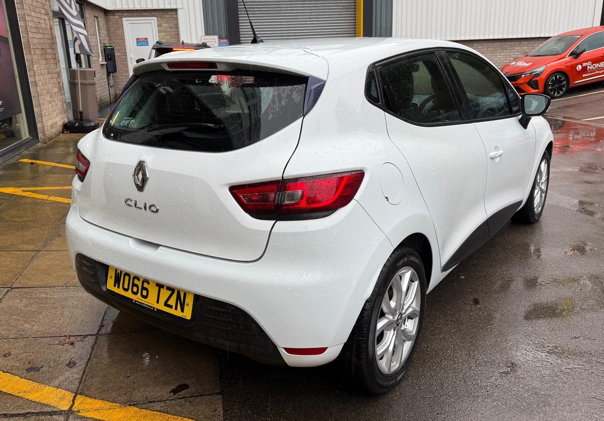 Used Renault Clio 2017 for sale - 77595586: Photo 2
