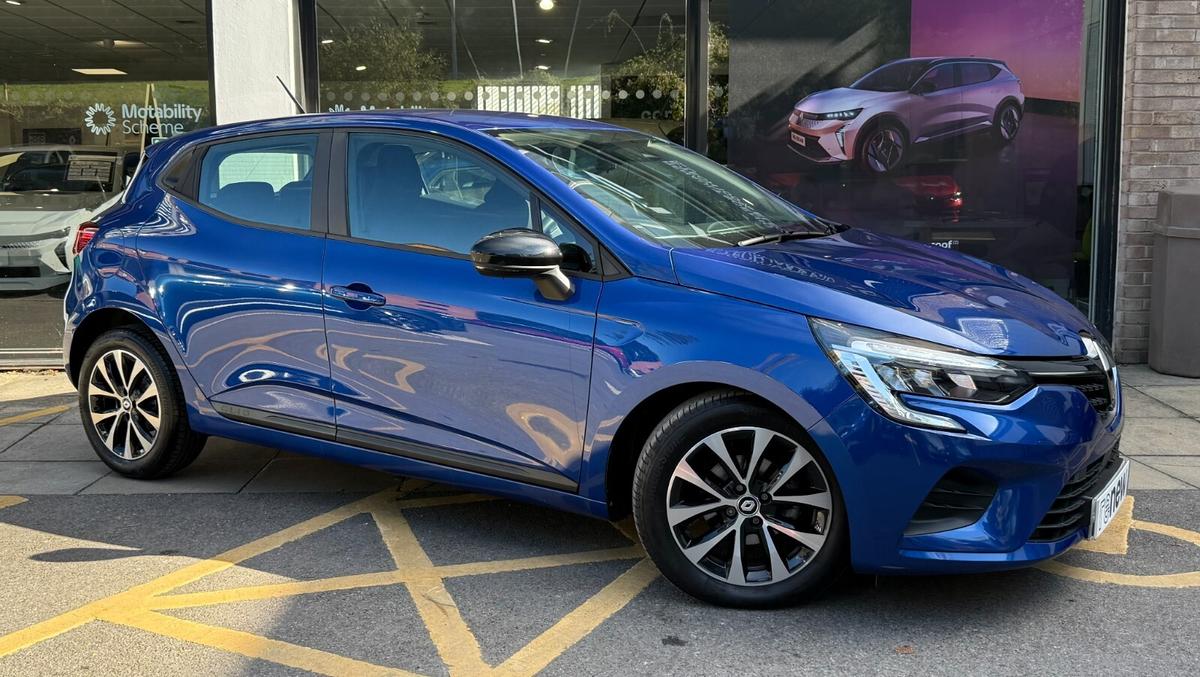 Used Renault Clio 2023 for sale - 76675931: Photo 1