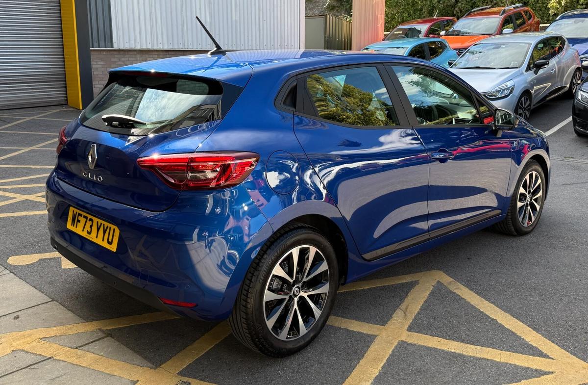 Used Renault Clio 2023 for sale - 76675931: Photo 4