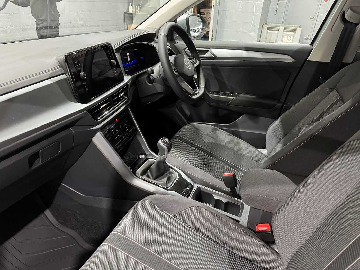 Used Volkswagen T-Roc 2025 for sale - 76678436: Photo 2