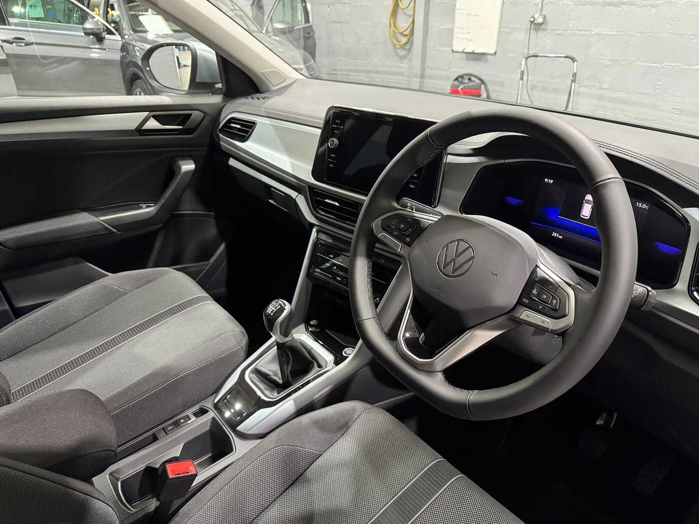 Used Volkswagen T-Roc 2025 for sale - 76678436: Photo 6