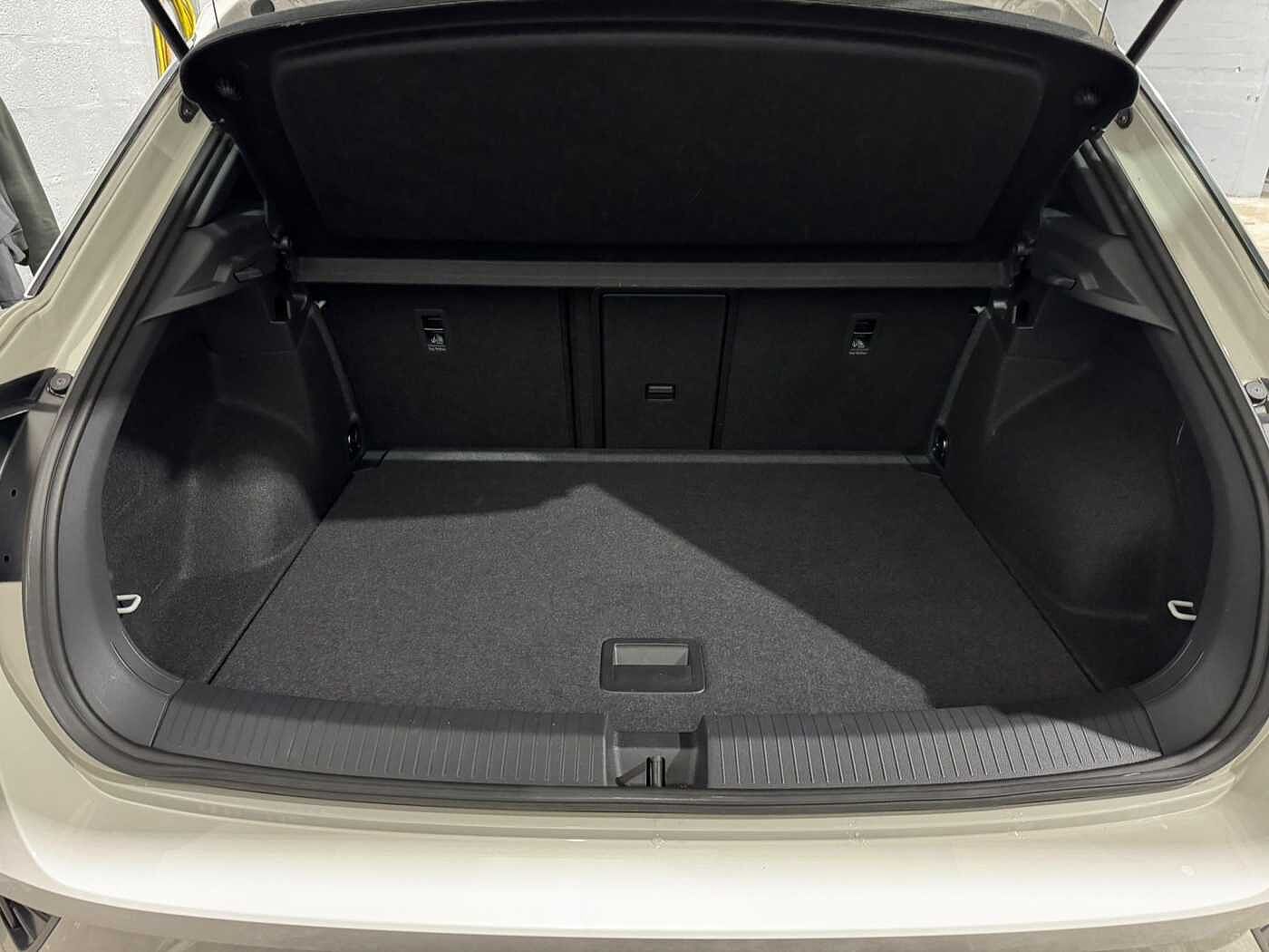 Used Volkswagen T-Roc 2024 for sale - 76677183: Photo 10