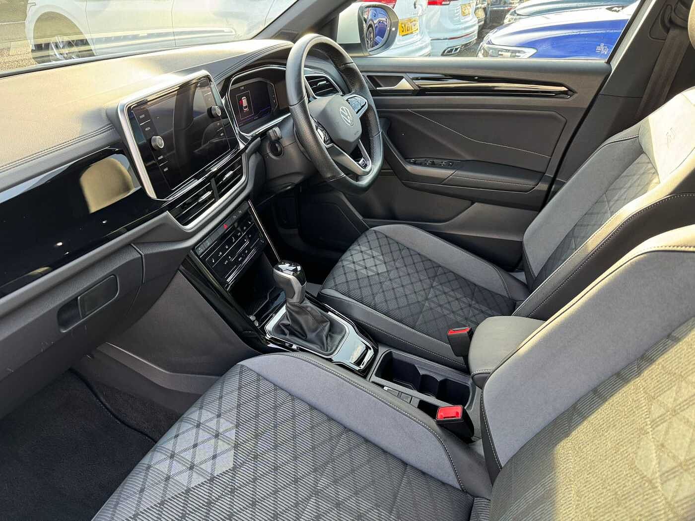 Used Volkswagen T-Roc 2022 for sale - 76675192: Photo 2