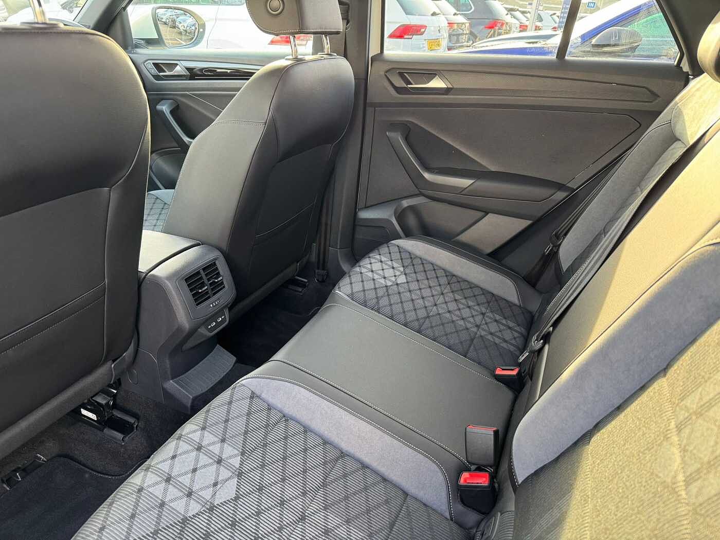 Used Volkswagen T-Roc 2022 for sale - 76675192: Photo 8