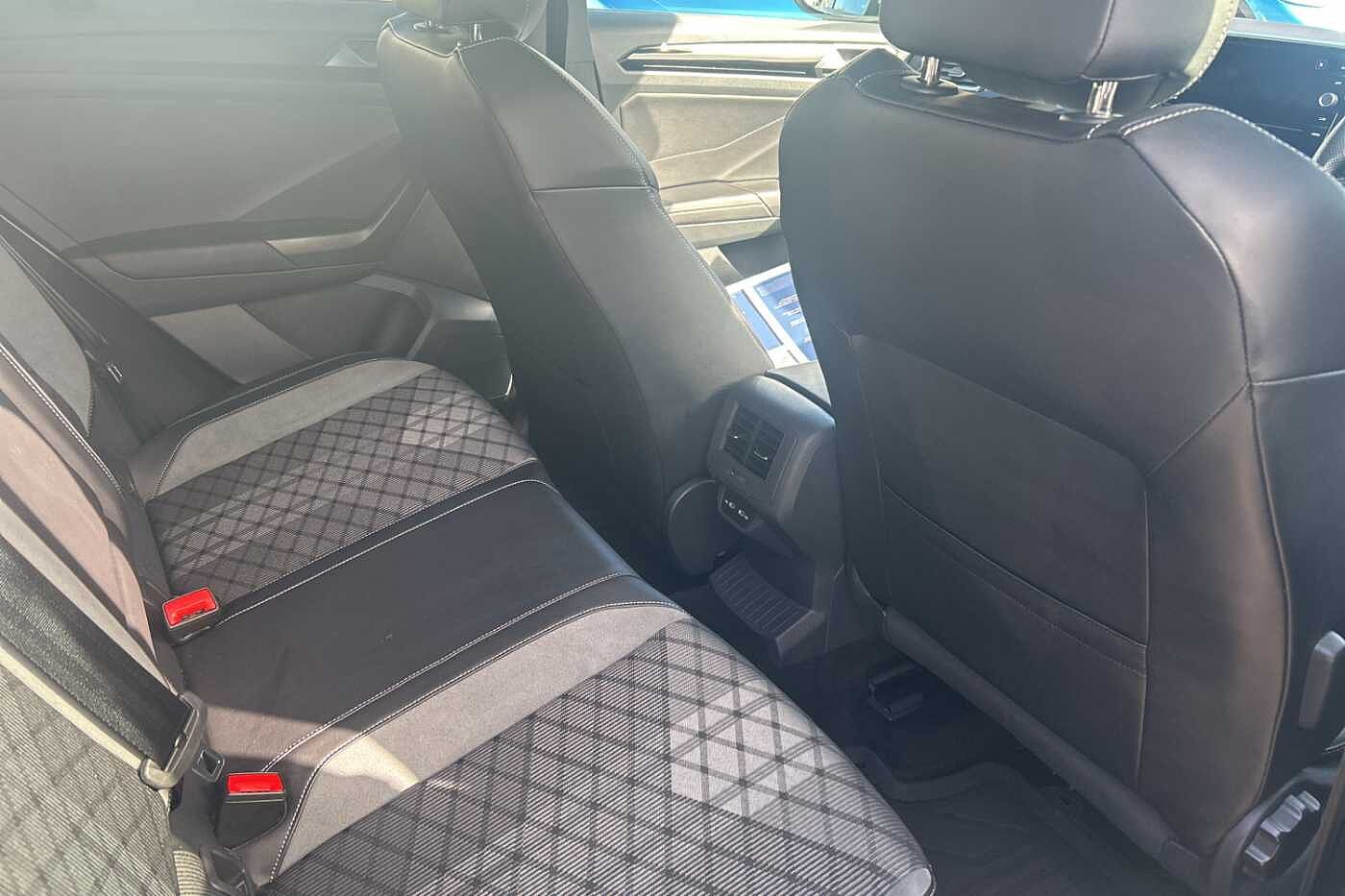 Used Volkswagen T-Roc 2022 for sale - 76674372: Photo 10