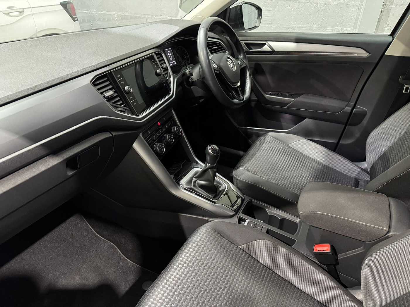 Used Volkswagen T-Roc 2021 for sale - 76681347: Photo 2