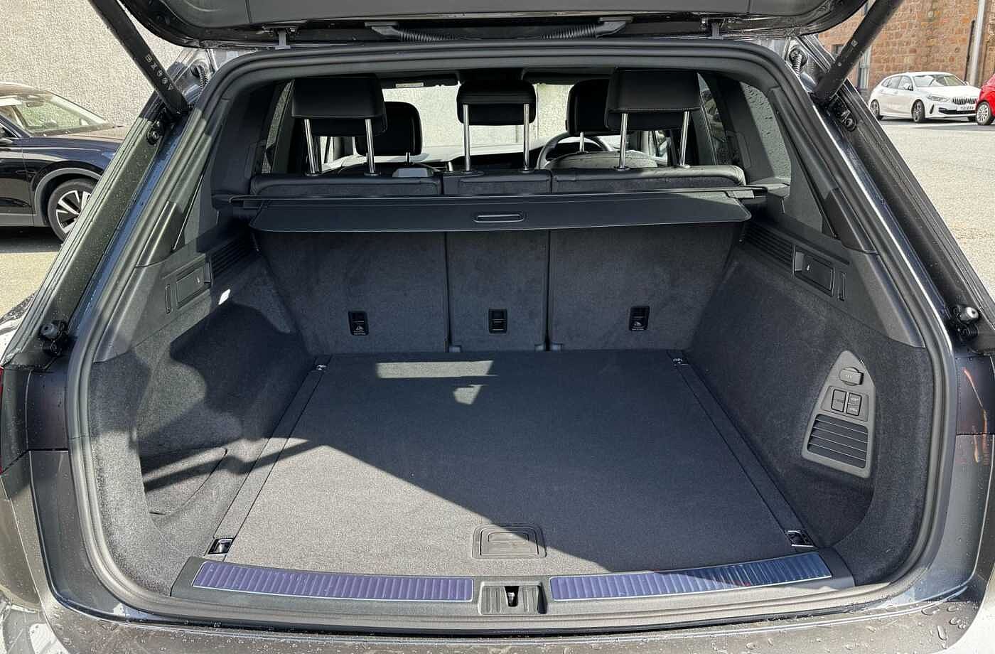 Used Volkswagen Touareg 2025 for sale - 76680205: Photo 10