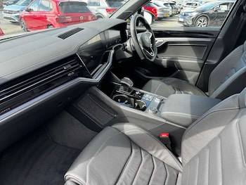 Used Volkswagen Touareg 2025 for sale - 76680205: Photo