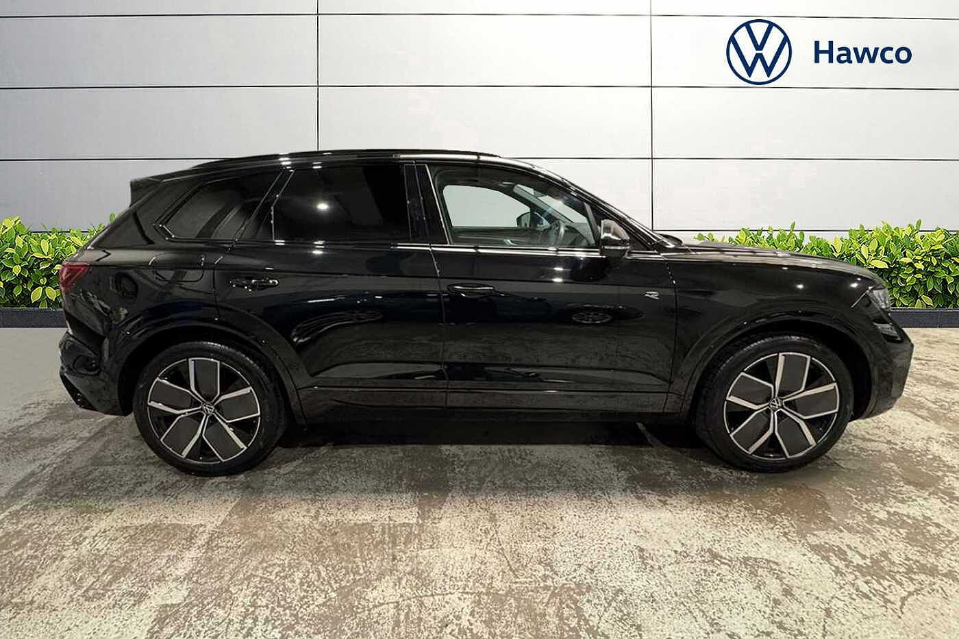 Used Volkswagen Touareg 2025 for sale - 76680260: Photo 4