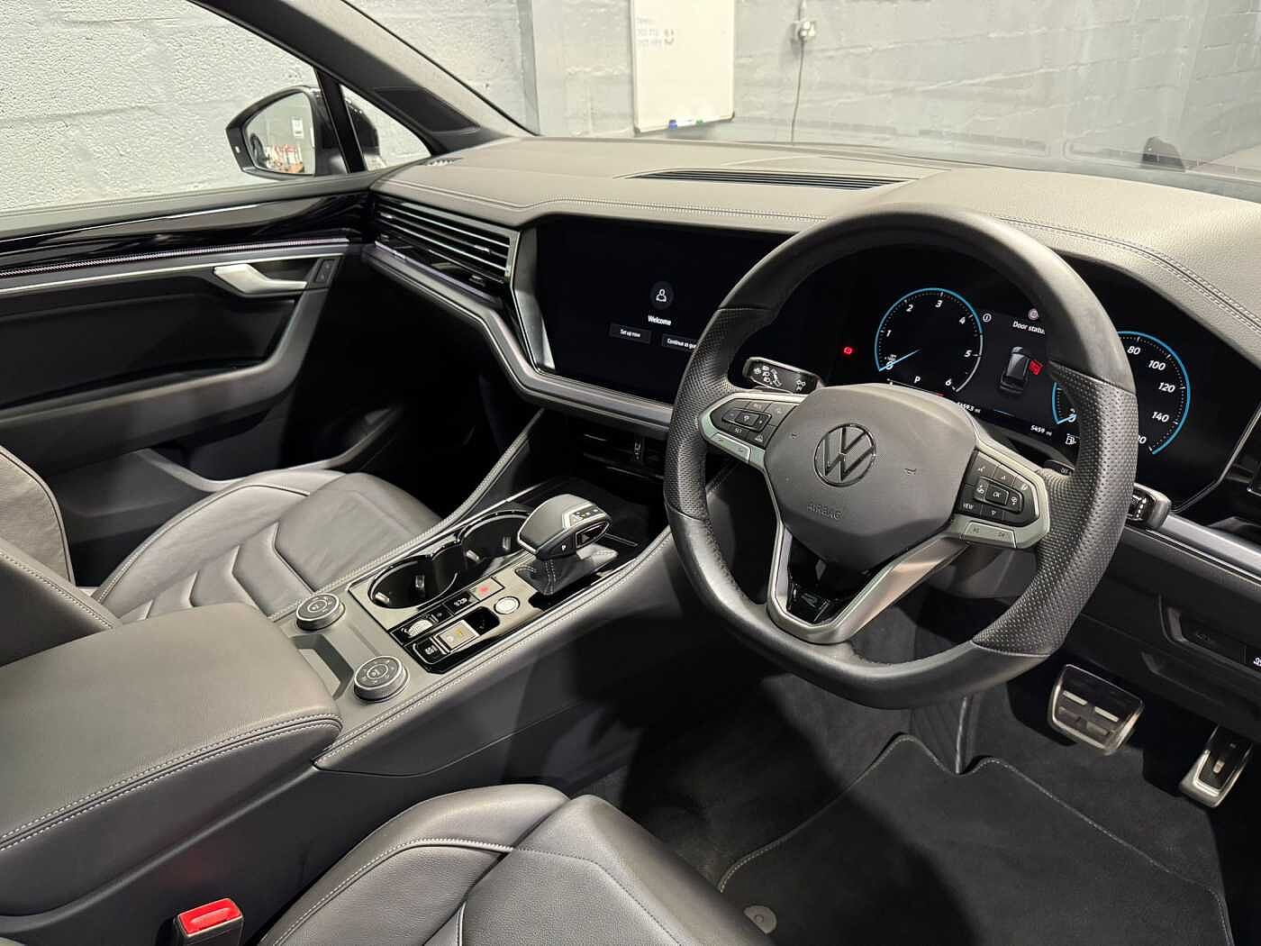 Used Volkswagen Touareg 2025 for sale - 76680260: Photo 6