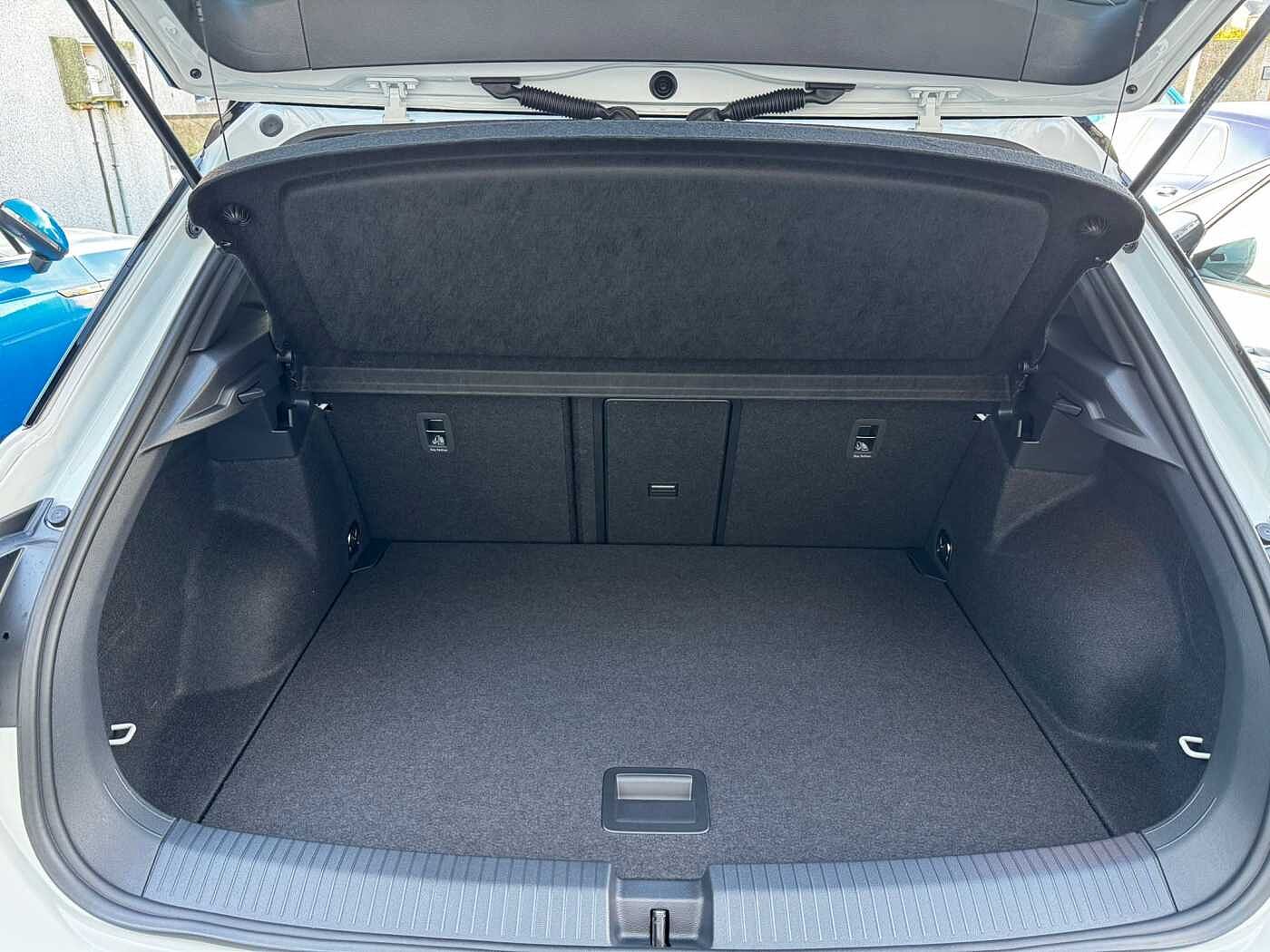 Used Volkswagen T-Roc 2025 for sale - 76680407: Photo 10