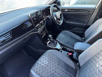 Used Volkswagen T-Roc 2025 for sale - 76680407: Photo