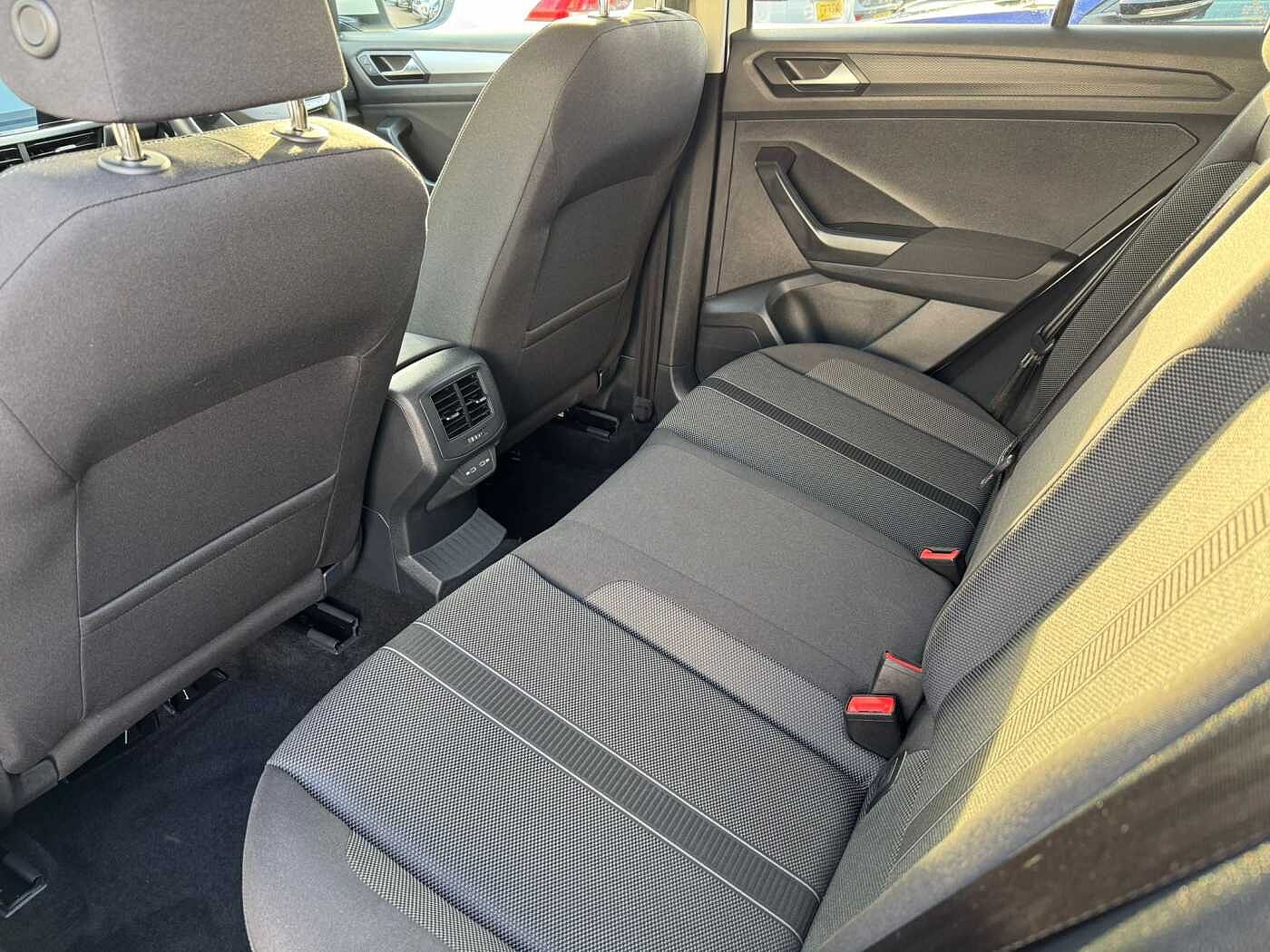 Used Volkswagen T-Roc 2024 for sale - 76677138: Photo 8