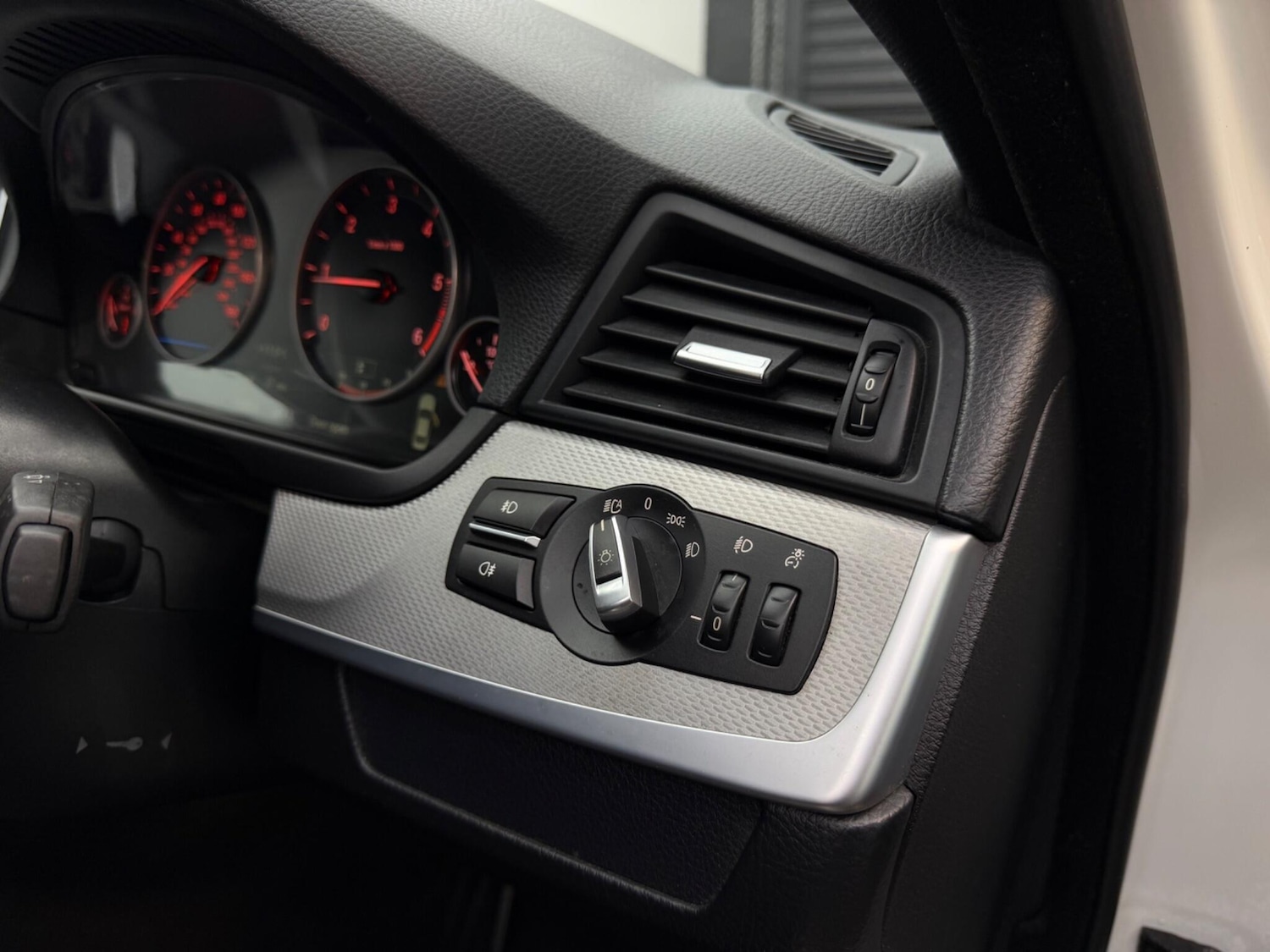 Used BMW 5 Series 2013 for sale - 77598256: Photo 32