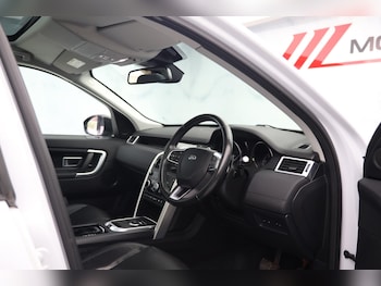 Used Land Rover Discovery Sport 2017 for sale - 79452764: Photo